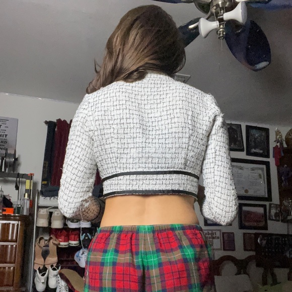 Cute white and black jacket - Picture 2 of 2